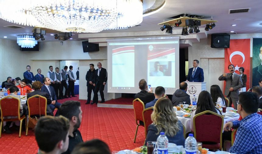 BAKAN SELÇUK, "ÇİFT KANATLI" ÖĞRENCİLERLE BULUŞTU